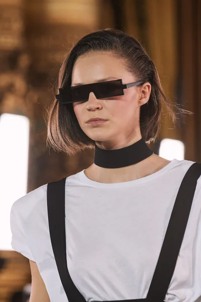 Look 243